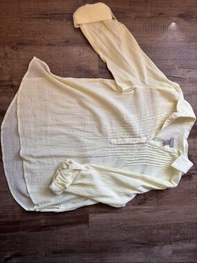 Chico's Pale Yellow Textured Button-Up Tunic